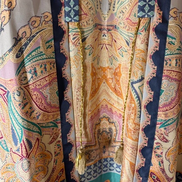 Chico's Medallion Print 100% Silk Ruana Wrap S/M - Picture 4 of 11